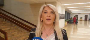 אוסנת מארק: בני גנץ מטרלל את המערכת למען שרידותו