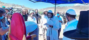 ברית בכניסה לגבעת קומי אורי ליד יצהר