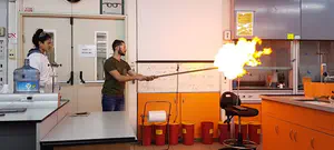 "מערכת החינוך משוועת למורים למדעים"