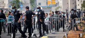 קיצונים התפרעו בבית שמש, שוטר ירה באוויר