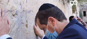 רוצים לטמון פתק בכותל המערבי?