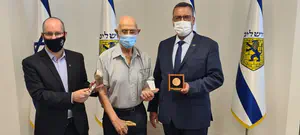 בזכותך שבנו אל הכותל החזרנו את הכבוד הלאומי