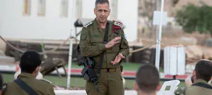 עמוס גלעד נגד נאום הרמטכ"ל אביב כוכבי