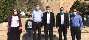 גדעון סער התפלל במערת המכפלה