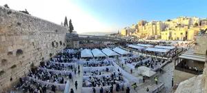 2000 מתפללים בכותל לרגל ראש חודש כסלו