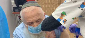 הרב חיים דרוקמן התחסן לקורונה
