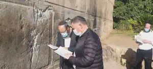 צפו: תפילה לרפואת העם במערת המכפלה