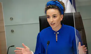 Coalition chairwoman accidentally votes from other MK's computer