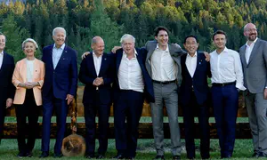 World leaders pose for "family photo"