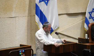 ח"כ אבי מעוז נגד פקידי משרד החינוך