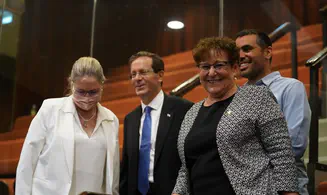 תחי מדינת ישראל: חברי הכנסת מברכים את הנשיא המדינה הנבחר יצחק הרצוג