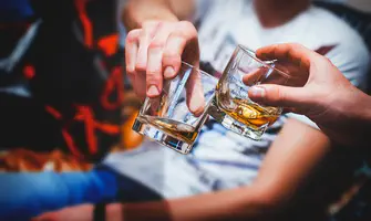 כל מה שצריך לדעת על כשרות יין בפורים