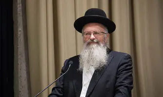 הרב אליהו: לעשות צעד קדימה למקדש