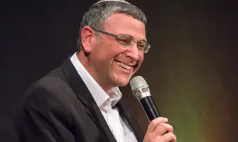 הרב לאו ביטל השתתפותו במחאה בבלפור