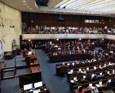 Knesset approves amendments to Coronavirus Law