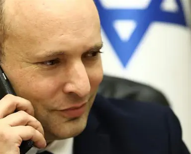Bennett speaks with rabbi held hostage in synagogue standoff