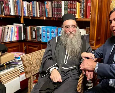 Jewish billionaire hosts Rabbi Pinto