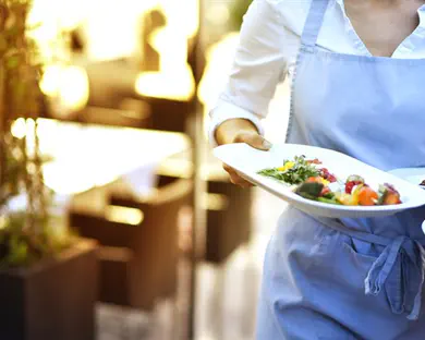 טיפ למלצרית: 7,000 דולר