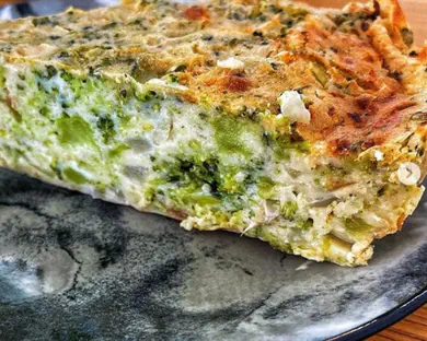 פשטידת ברוקולי וגבינות קלת הכנה