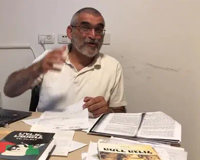 "מנדלבליט הארור שלח אלי שוטרים"