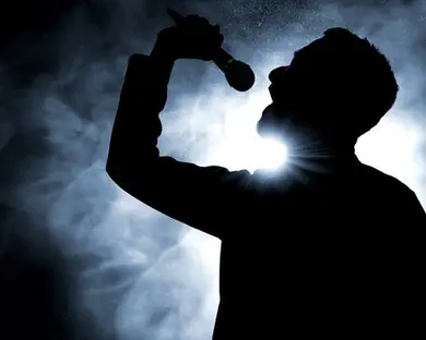 סין יוצאת למאבק – בקריוקי