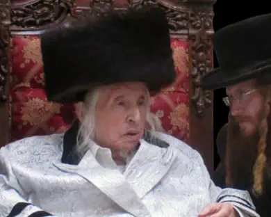 תפילת רבים על קבר הרבי מקאליב