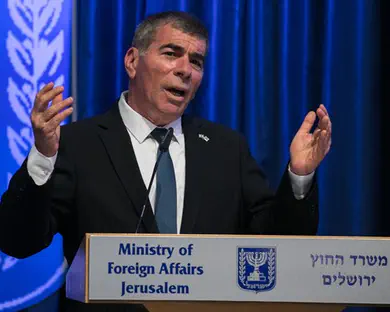 גבי אשכנזי: לא הכל פוליטיקה