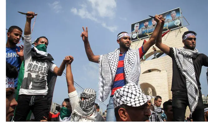 Arabs celebrate terror attacks in Gaza