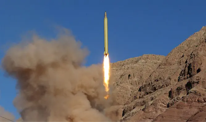 Испытание иранской баллистической ракеты
