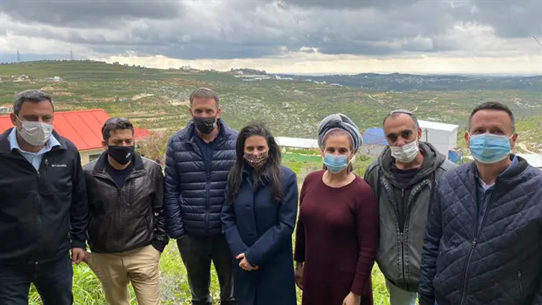 Yamina members visit Samaria