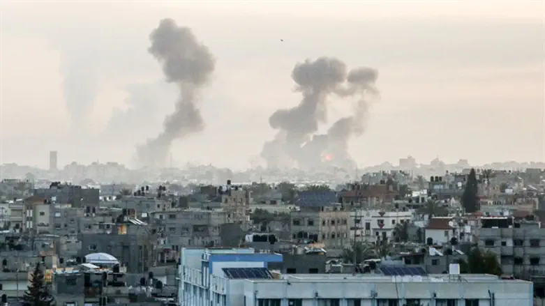 Air strikes in Gaza