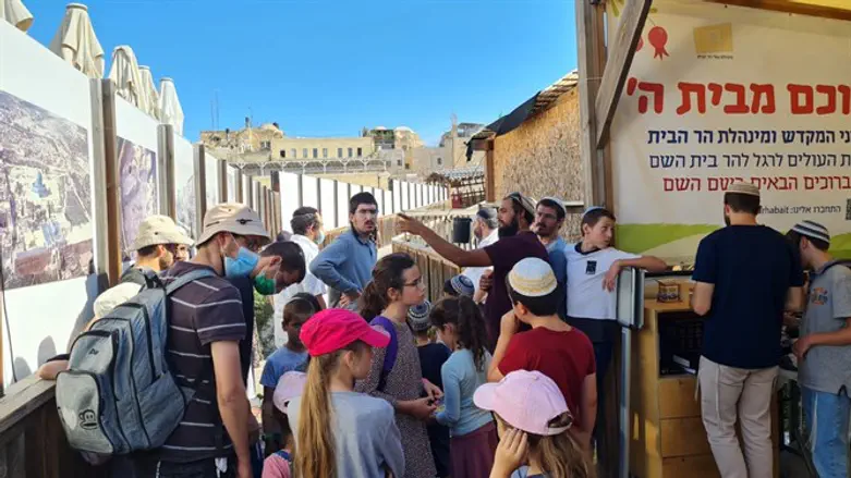 Jewish visitors at entrance to Temple Mount, July 18th 2021