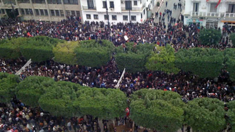 Tunisia unrest in the capital (January 2011 archive)