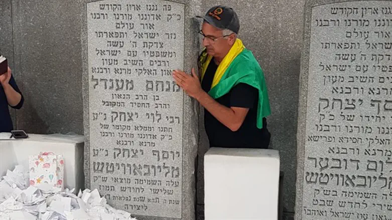 ברוך בן יגאל בקבר הרבי מליובאוויטש
