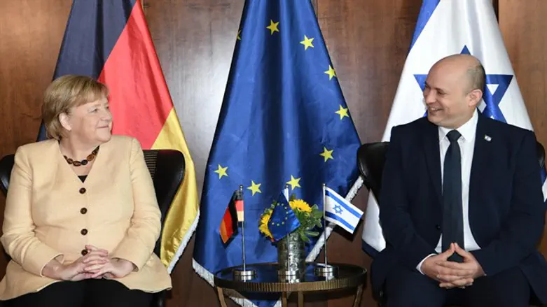 Chancellor Angela Merkel with PM NaftalI Bennett
