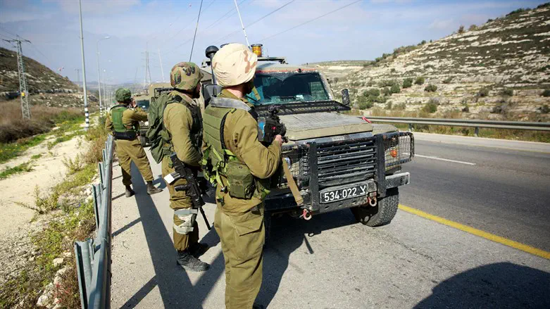 IDF soldiers near Havat Gilad