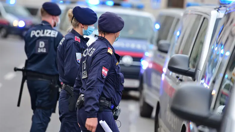 Austrian police enforce lockdown in Vienna