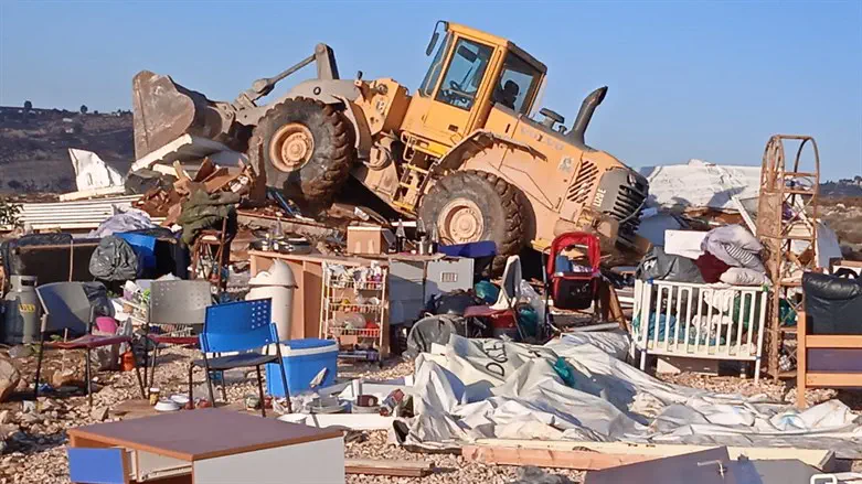 Demolishing Jewish homes in Geulat Zion