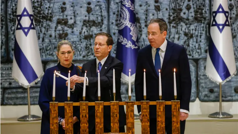 Thomas Nides and his wife join Herzog for Hanukkah candle lighting ceremony