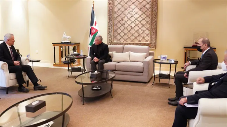 Gantz meets Jordan's King Abdullah