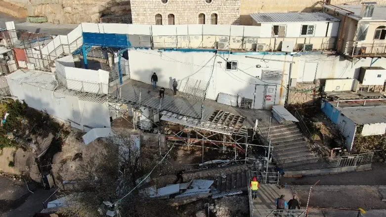 Demolishing the Dov Bridge in Meron