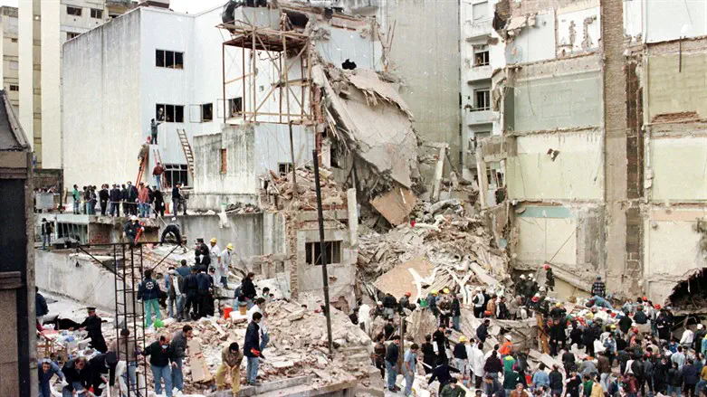 Rescue efforts after 1994 AMIA bombing