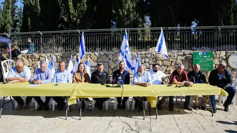 Municipal leaders of Judea and Samaria at protest