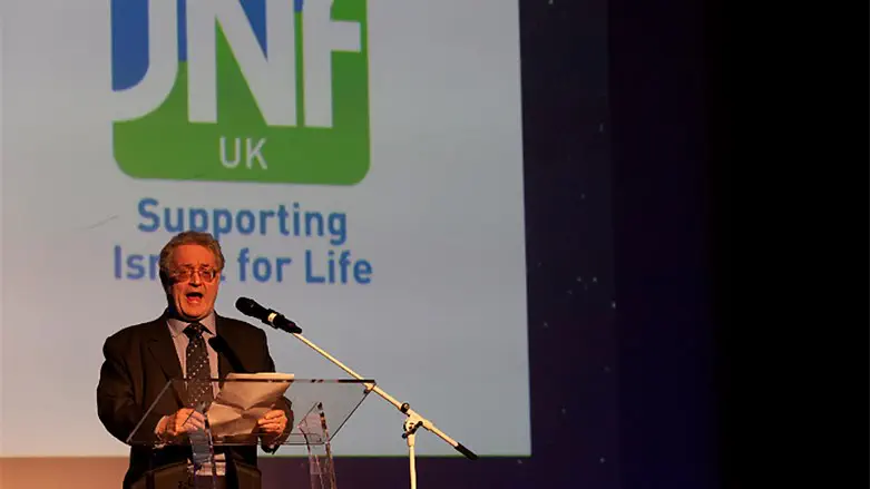 Gary Mond speaks at a JNF UK conference in London.