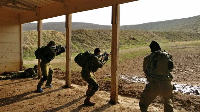 IDF soldiers at shooting range