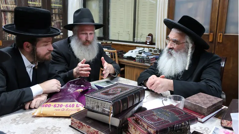 A visit to the home of the Dushinsky Rebbe.