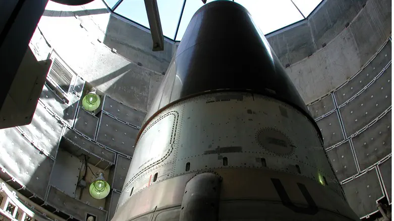 Ballistic nuclear missile