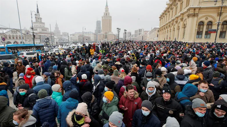 אלפים בהפגנה נגד פוטין