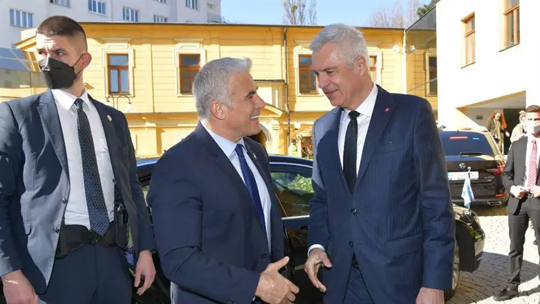 Yair Lapid and his Slovakian counterpart
