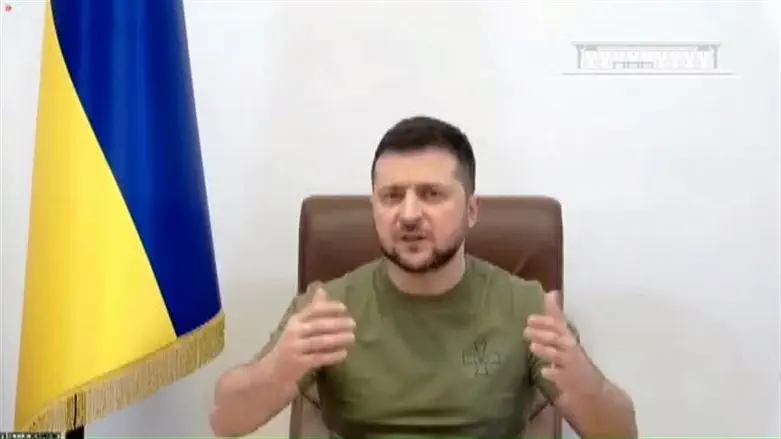 Zelensky giving his speech to the Knesset